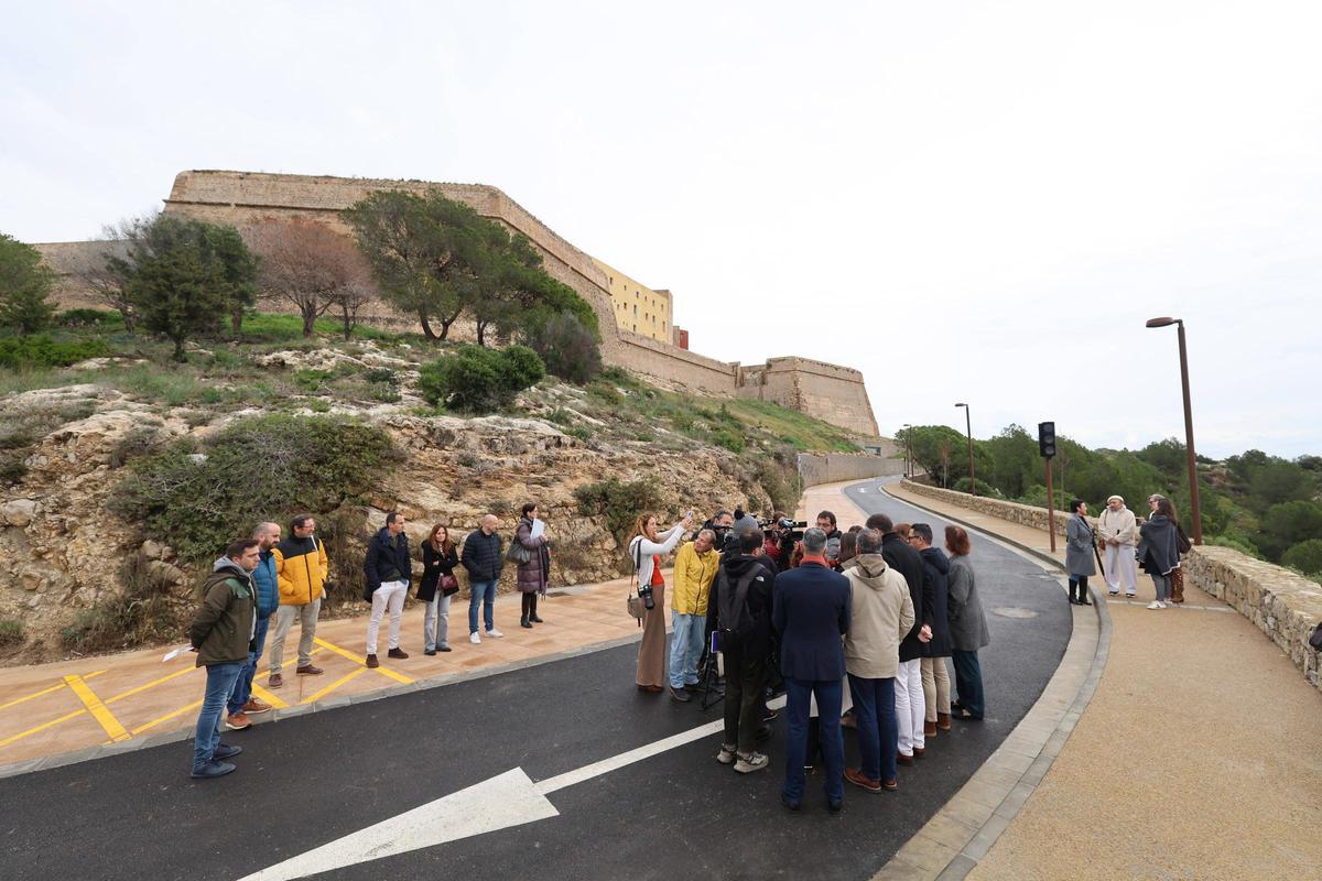 Las fotos de la inauguración del paseo de acceso al Parador de Ibiza es Soto