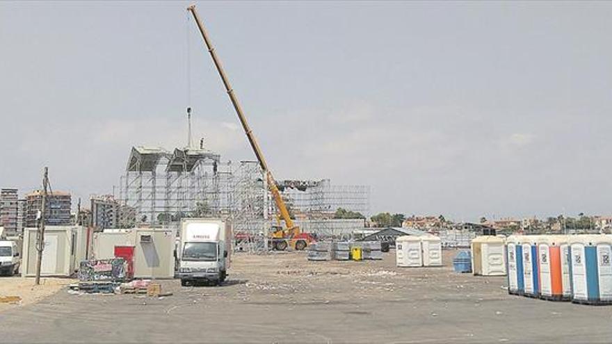 El Arenal Sound acelera la limpieza y vuelta a la normalidad en la playa