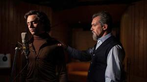 Toby Sebastian y Antonio Banderas en una escena de ’La música del silencio’.