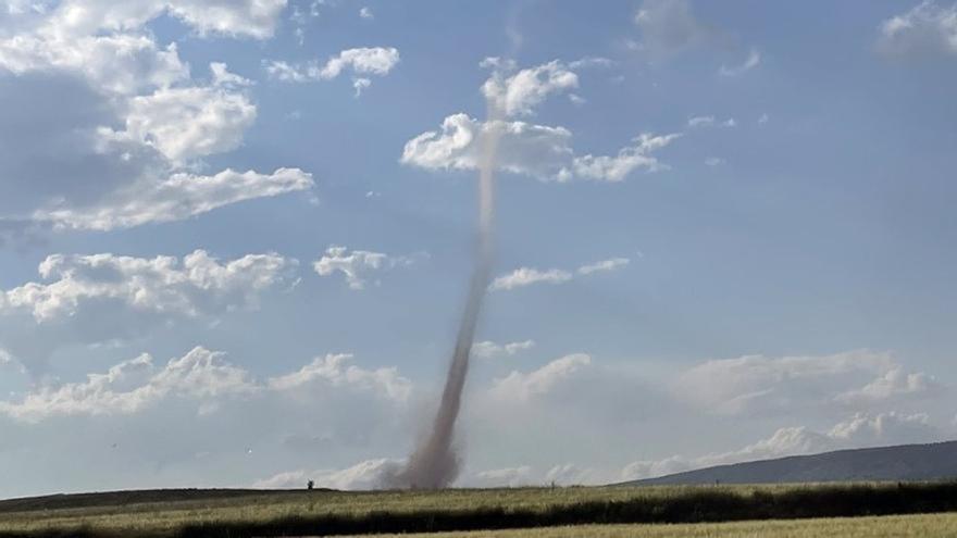 Mario Picazo avisa de un aterrador tornado en Extremadura: &quot;Se ha captado más de uno&quot;