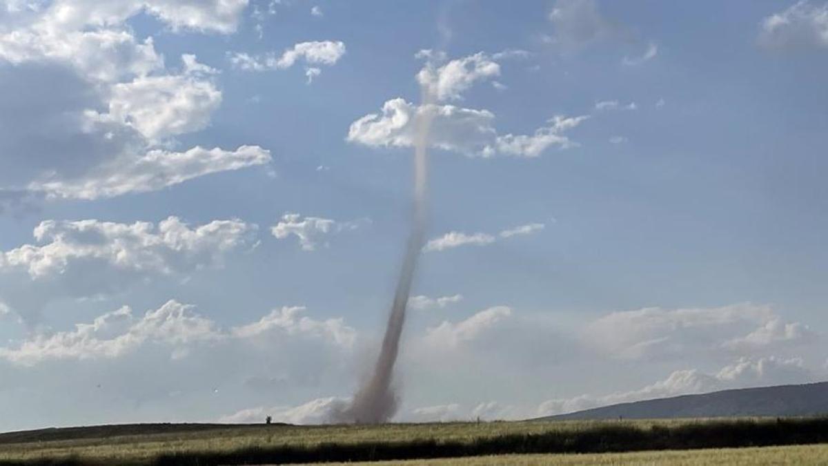 Mario Picazo avisa de un aterrador tornado en Extremadura: &quot;Se ha captado más de uno&quot;