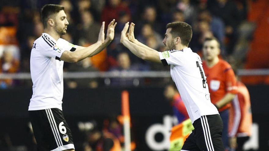 Gayá salta al campo el pasado domingo ante el Celta