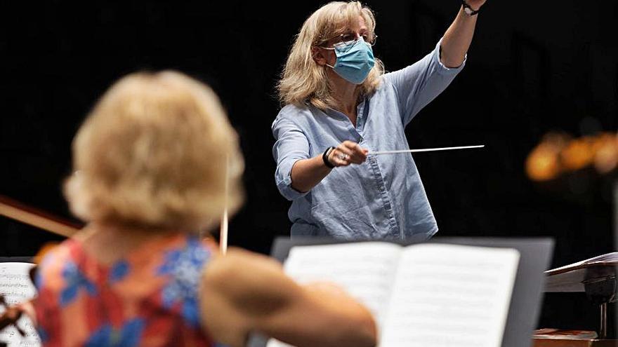 Catherine Larsen-Maguire dirigirá a la Sinfónica en ‘La Décima’ de Shostakovich