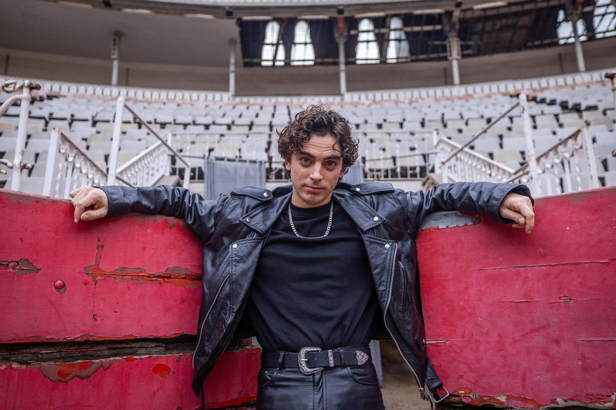 Guim Puig, actor que hace el papel de Carles Sabater, en el rodaje de 'Els de Sau'.