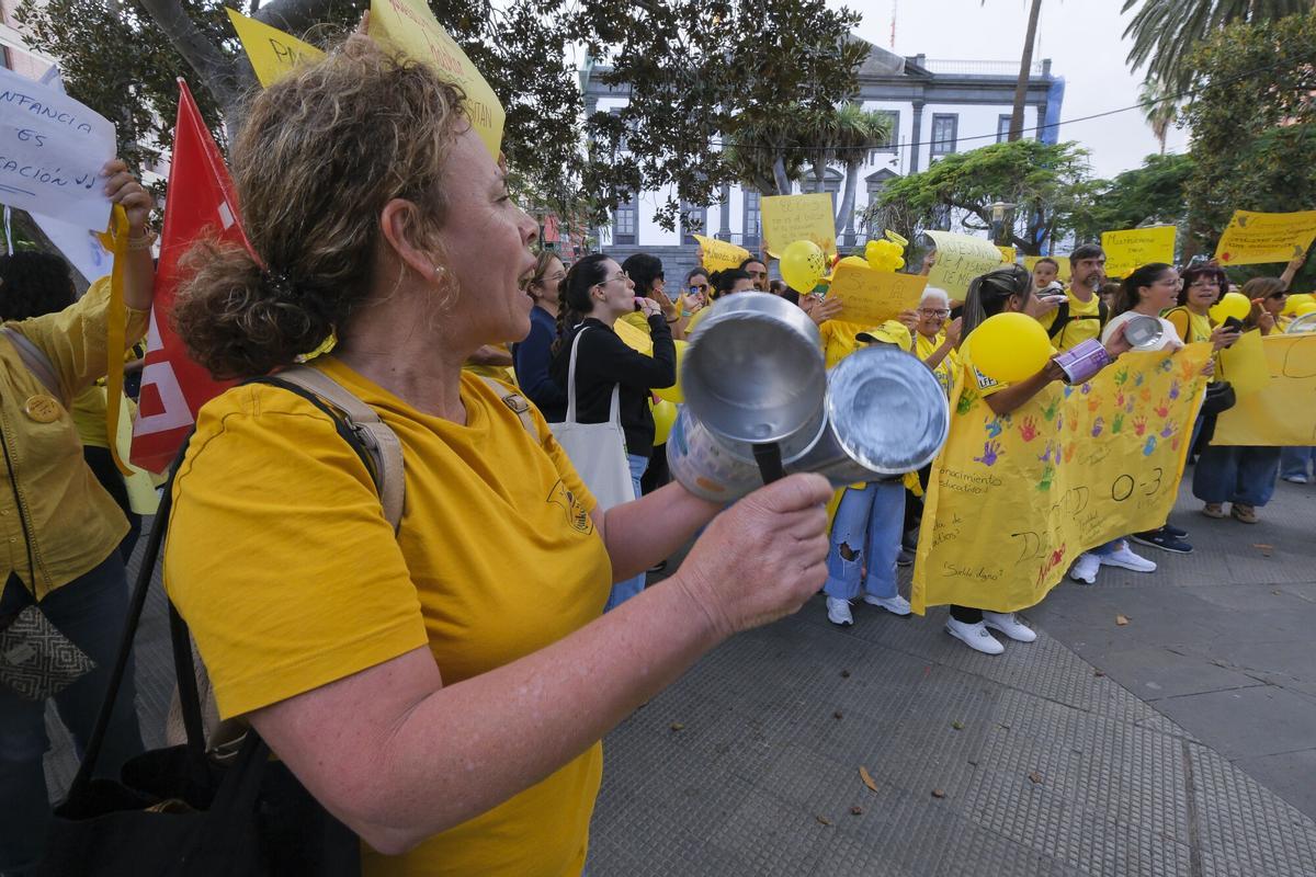 Concentración de trabajadoras de centros de educación infantil (0 a 3 años), en el parque San Telmo