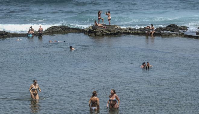 Día de calor en el Charco de San Lorenzo (Moya)