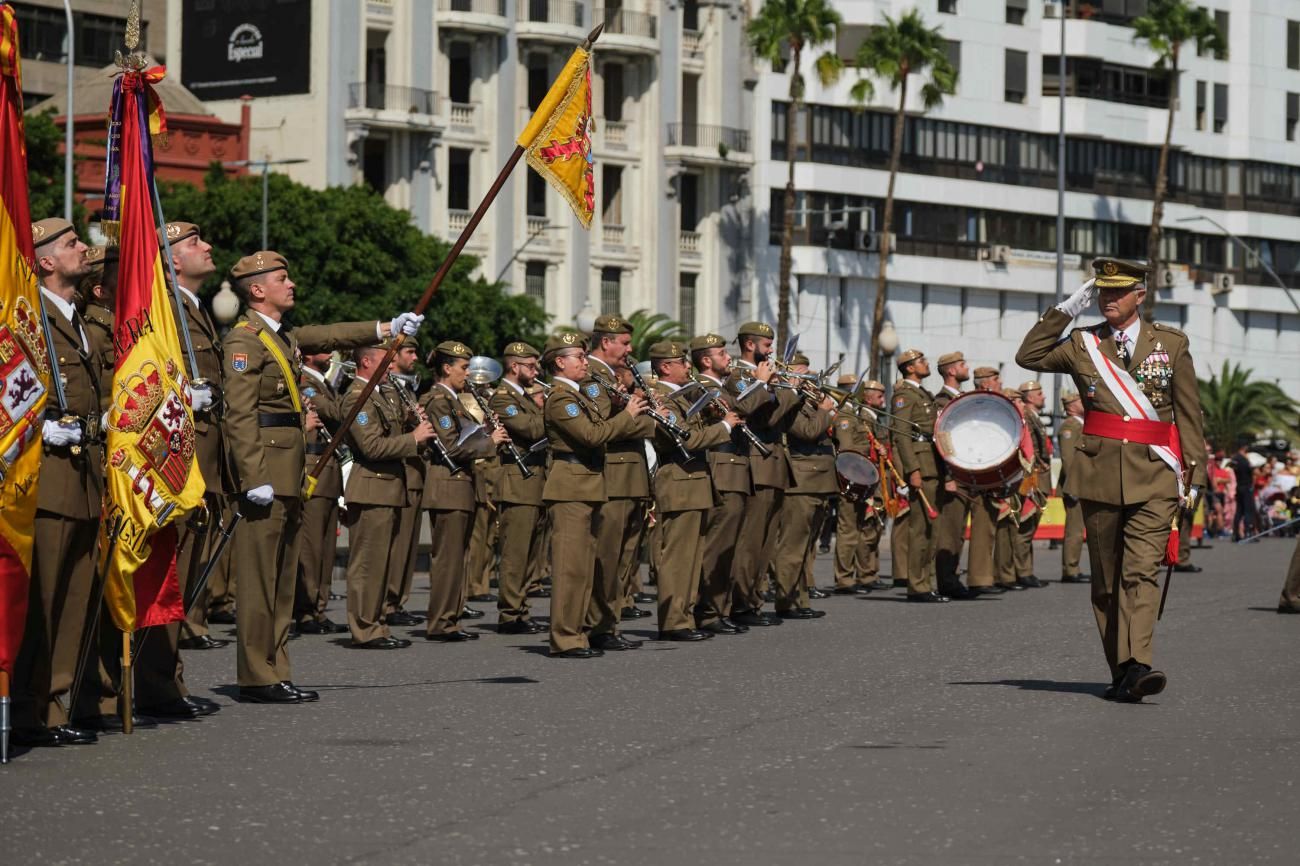 Jura de Bandera de civiles en Santa Cruz