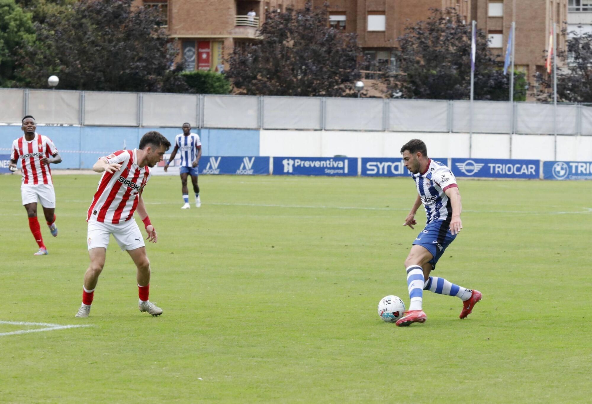 EN IMÁGENES: Partido amistoso entre Real Avilés y Real Sporting