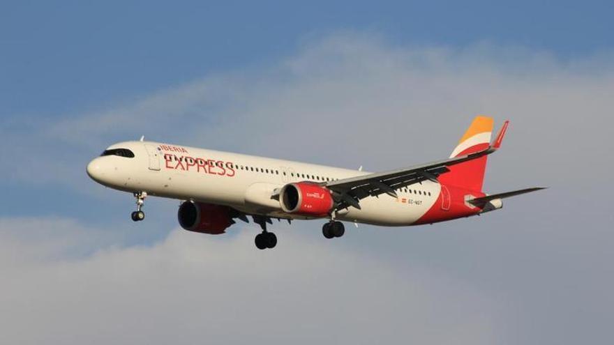 Más vuelos entre Ibiza y Madrid en Semana Santa: Iberia Express eleva su oferta con 2.400 plazas extra