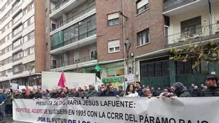 Regantes del Páramo Bajo de León y Benavente "ocupan" la sede de la CHD en Valladolid