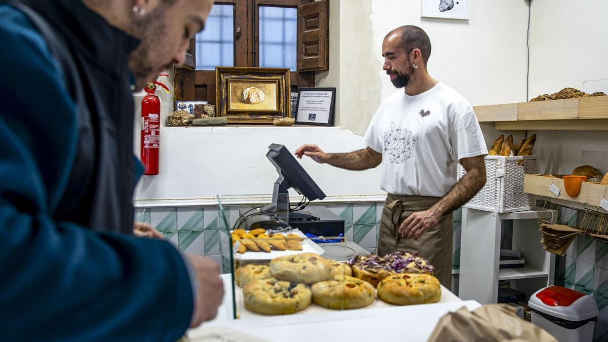 El paro creció en 2023 en Canarias, según la EPA