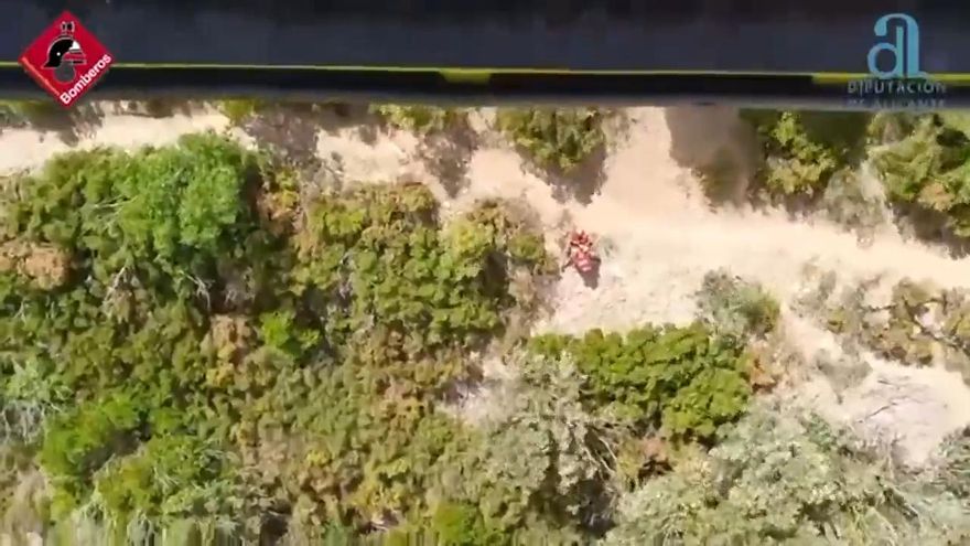 Rescatado un joven ciclista tras fracturarse la clavícula en la subida al Puig Campana en Finestrat