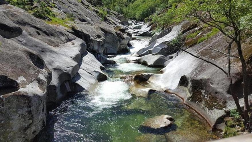 Herido un joven al sufrir una caída en la Garganta de los Infiernos en Cabezuela del Valle