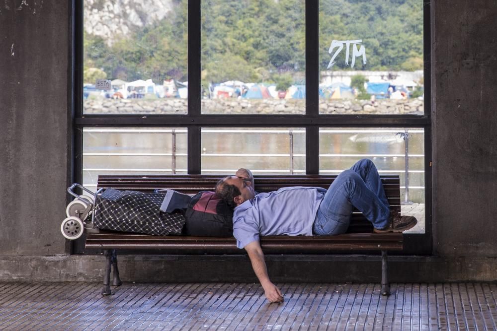 Ambiente previo al día de las piraguas en Ribadesella