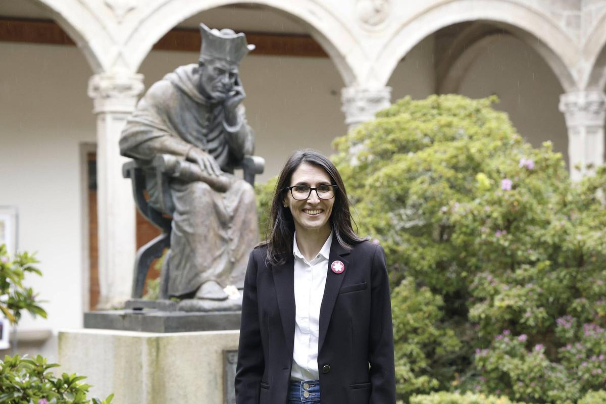 Rosa Crujeiras toma posesión como rectora de la USC este viernes.