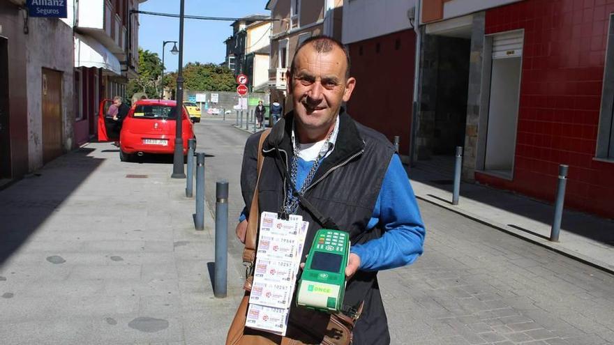 Manuel Méndez, ayer por la mañana, en el centro de La Caridad.