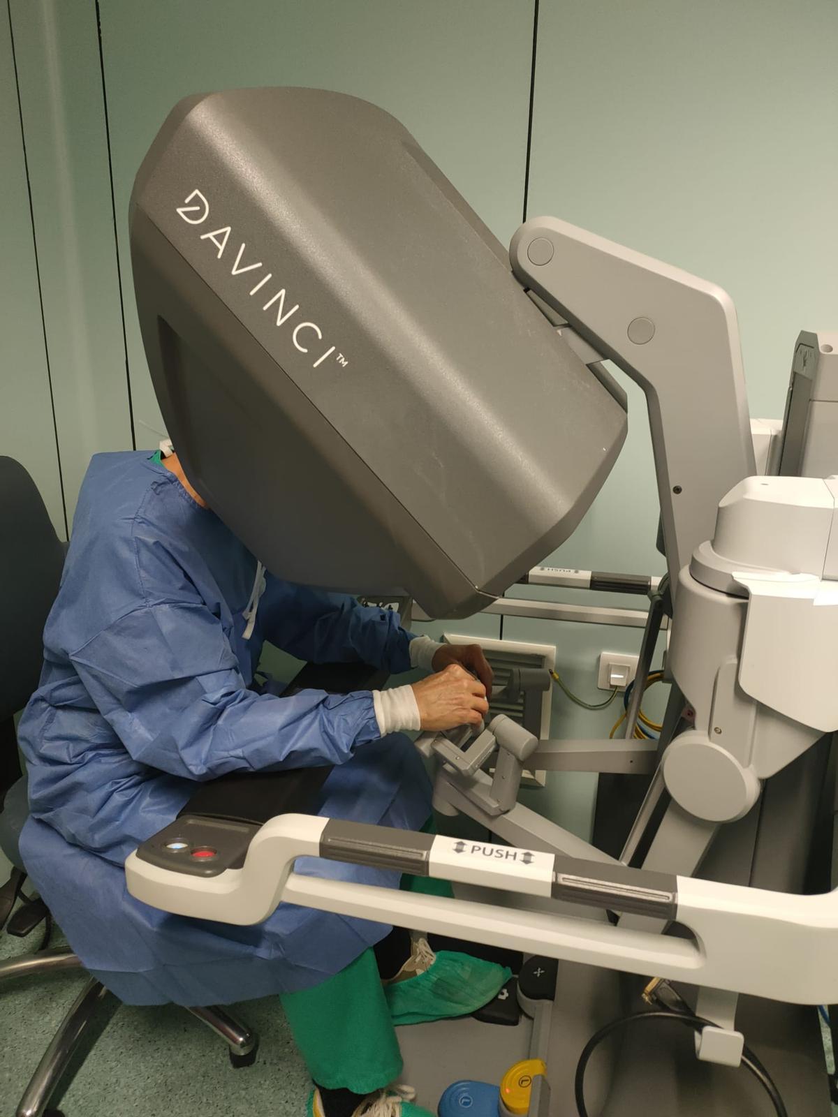 Primer trasplante renal de paciente vivo con cirugía robótica