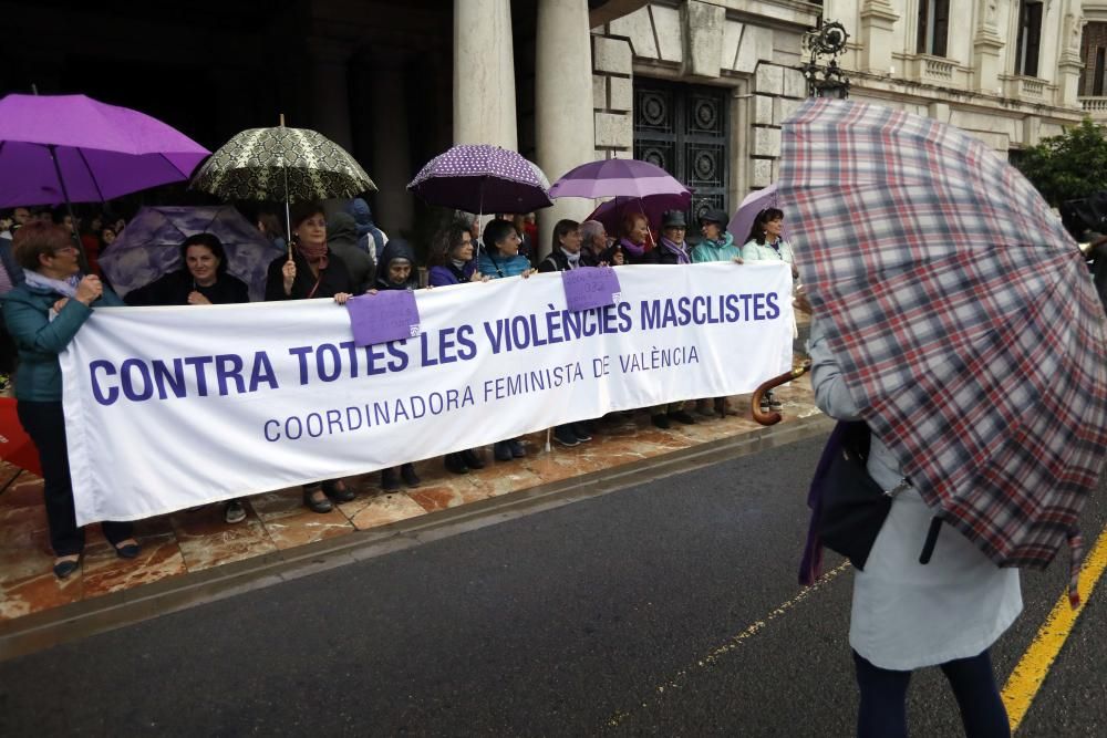 Protesta contra los feminicidios en València