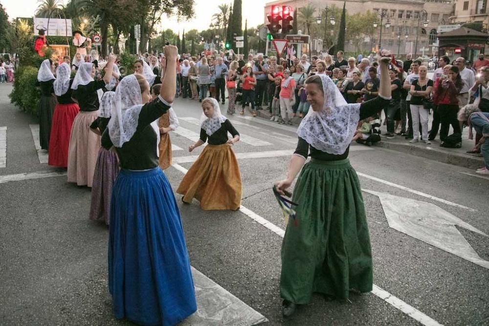 Dem Mädchen Juana Marqués fiel in diesem Jahr in Palma die Ehre zu, die Insel-Heilige Santa Catalina Tomàs aus Valldemossa darzustellen.