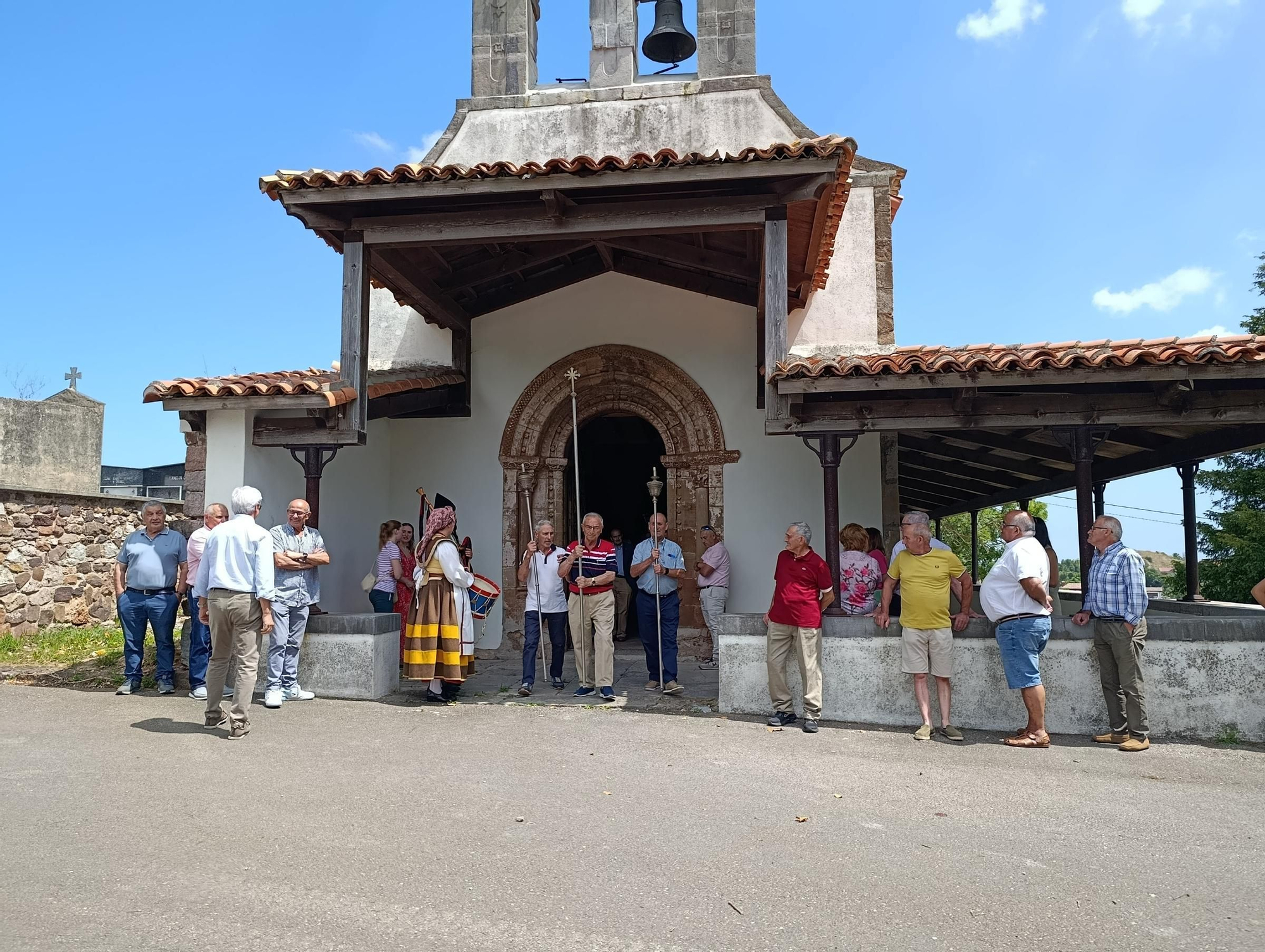 Arlós inicia sus fiestas con una misa en honor a Santiago