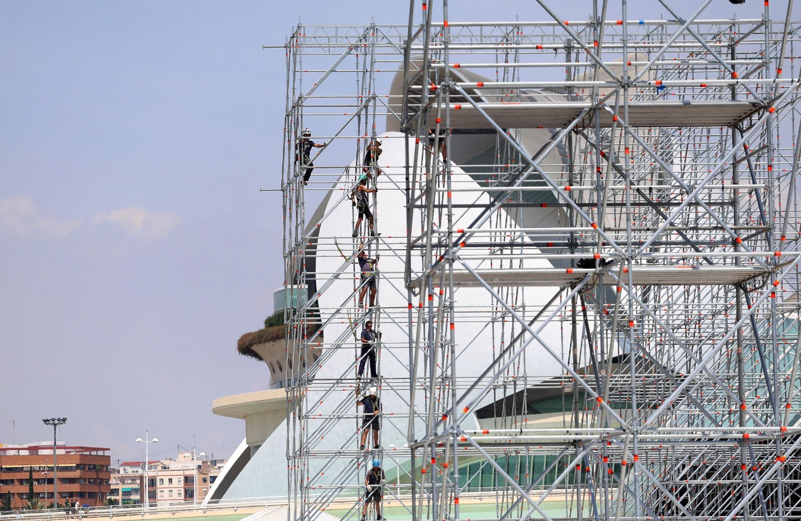 La Ciudad de las Artes y las Ciencias se prepara para el Festival de les Arts