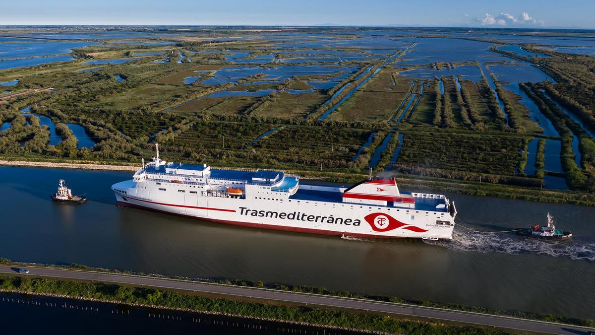 Armas Trasmediterránea estrena el ferry Ciudad de Valencia en la línea  Cádiz-Canarias - Levante-EMV