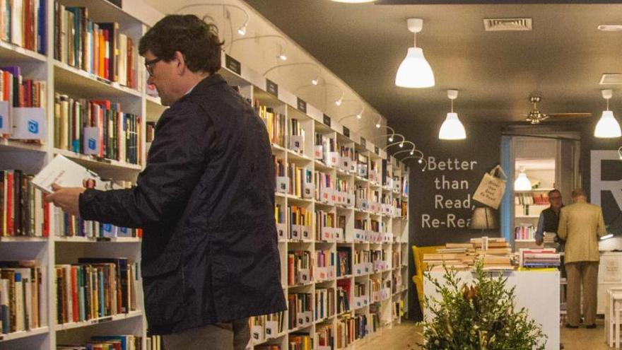 Un cliente en una librería.