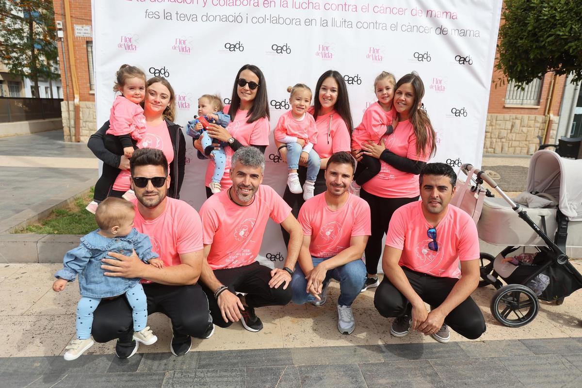 Las imágenes de la Marcha contra el Cáncer de Mama en Almassora
