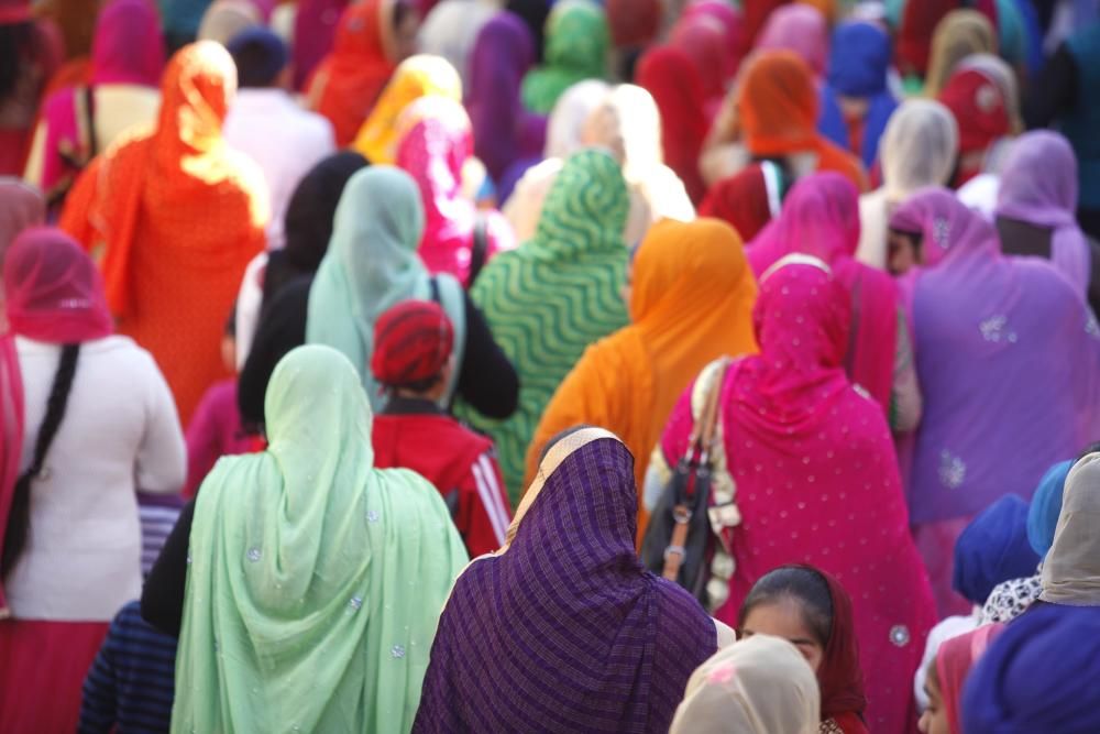 Processó per commemorar la celebració del Baisakhi a Salt