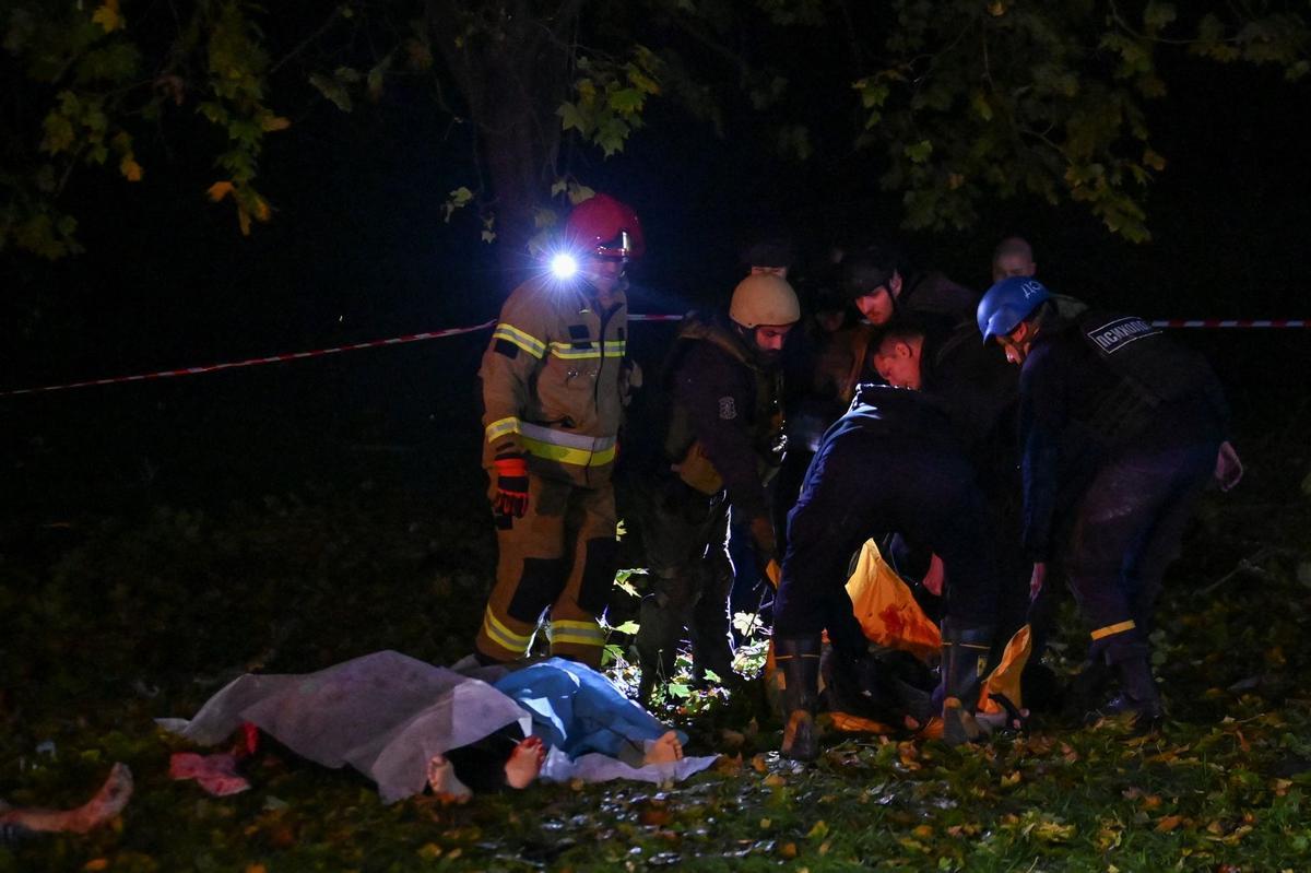 Al menos 12 personas han muerto como resultado del ataque nocturno ruso con misiles contra la ciudad ucraniana de Zaporiyia.