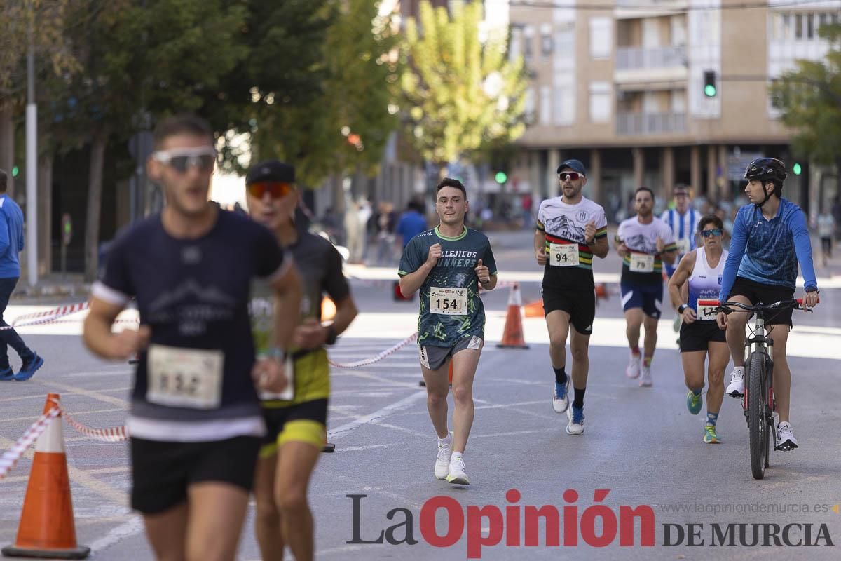 Carrera '10K Assota por ti' en Caravaca (salida y giro primera vuelta)