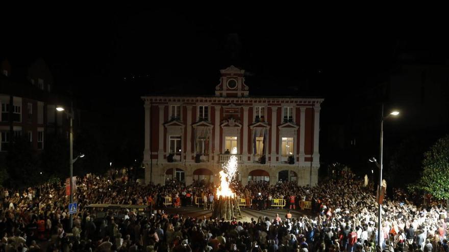 Foguera de San Xuan en Mieres