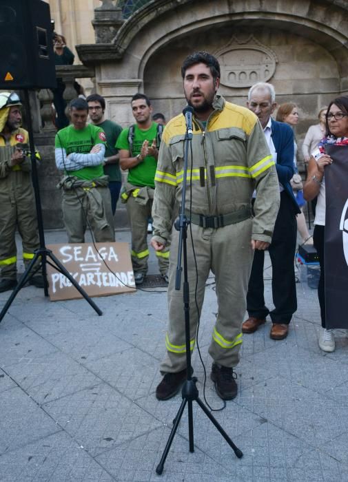 Pontevedra pide una solución contra los incendios forestales -  Cientos de vecinos denuncian el fracaso de las políticas forestales y recuerdan que los fuegos del verano "se apagan en invierno"