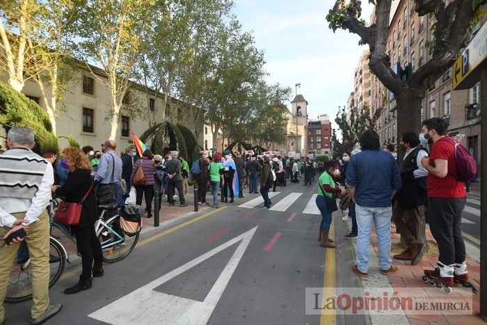 La Marea Verde toma Murcia en contra de un Gobierno con los expulsados de Vox