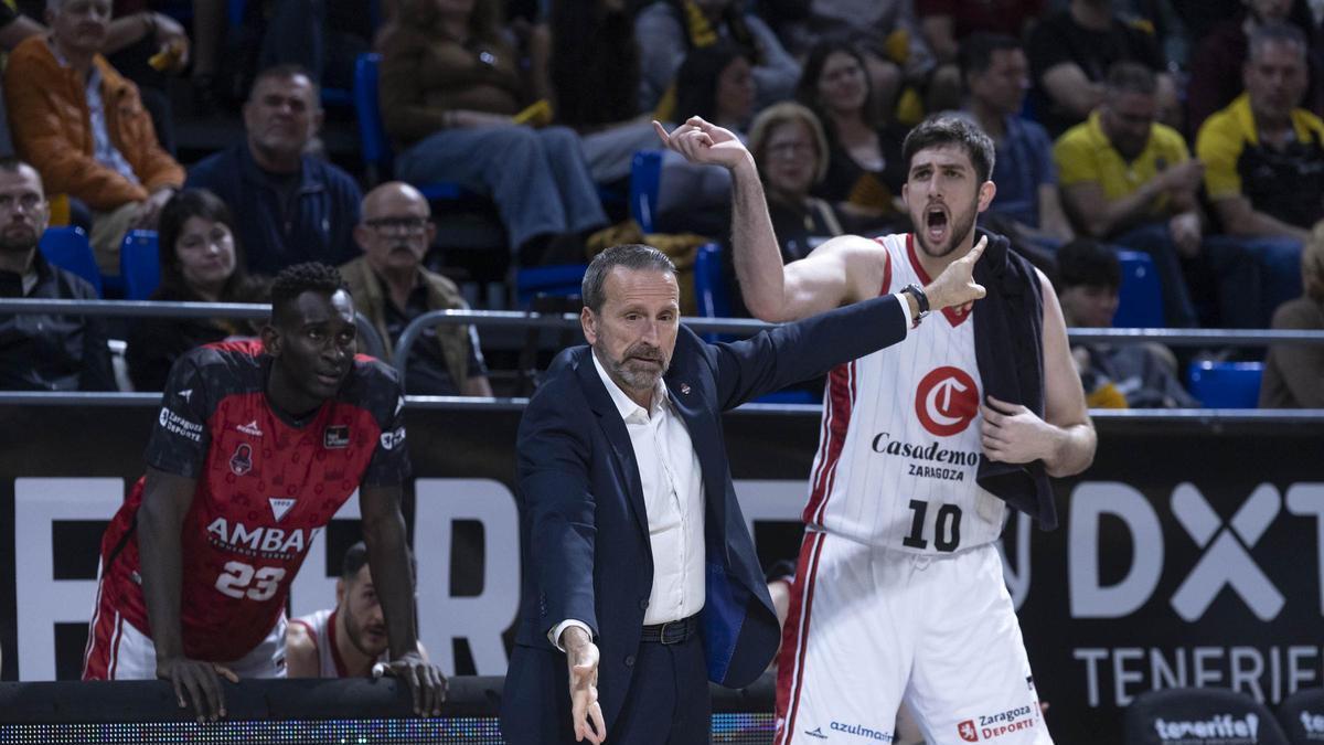 Plaza, gesticulando durante el duelo en Tenerife