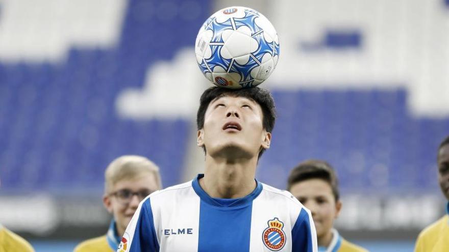 L&#039;Espanyol presenta Wu Lei un dia abans de jugar-se el ser o no ser a la Copa
