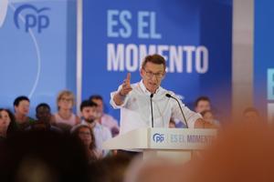 El presidente del Partido Popular, Alberto Núñez Feijóo, interviene durante un mitin electoral de cara al 23J.