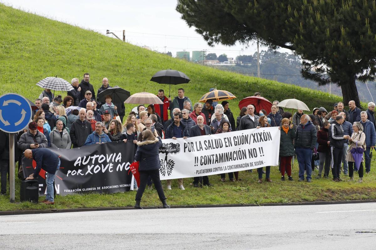 Así fue la nueva movilización vecinal en Gijón por el vial de Jove (en ...