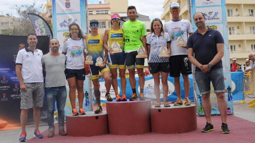 Imagen del podio del Triatlón El Médano.