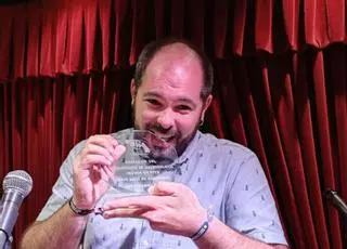 "Durante la escritura disfruto porque creo un mundo paralelo"