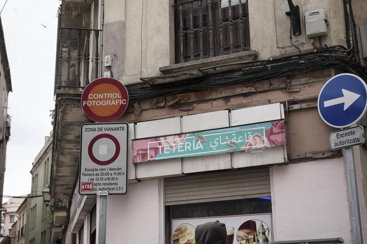 El senyal de control fotogràfic que s'havia de moure aquest dilluns a la tarda on hi ha les càmeres, a l'entrada del carrr d'en Thaones