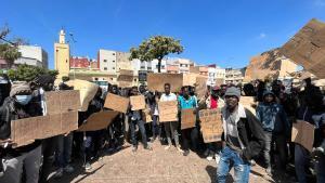 Manifestación de refugiados en Casablana (Marruecos) el pasado marzo para denunciar el racismo y violencia que padecen.