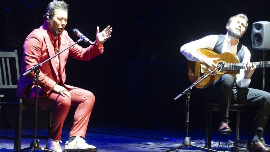 Miguel Poveda deleita a sus fans en el estreno del tercer Festival Paco de Lucía