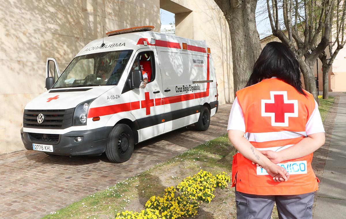 Efectivos de Cruz Roja en Zamora.