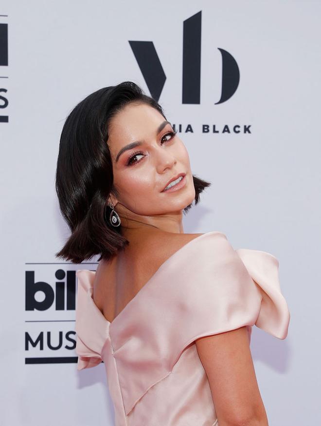 Billboard Music Awards 2017: Vanessa Hudgens en la alfombra roja de Marchesa