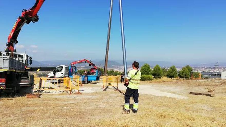 Instal·len una gran escultura al parc del Secà de Manresa