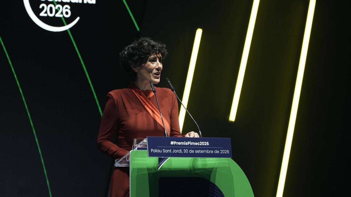 ELMA SAIZ | Saiz, a los empresarios: «Una baja médica no es absentismo y no se puede equiparar con fraude»