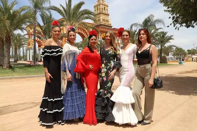 Amigos en El Arenal el jueves de Feria
