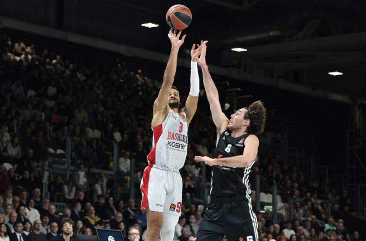 Cabarrot lanza a canasta en la segunda mitad