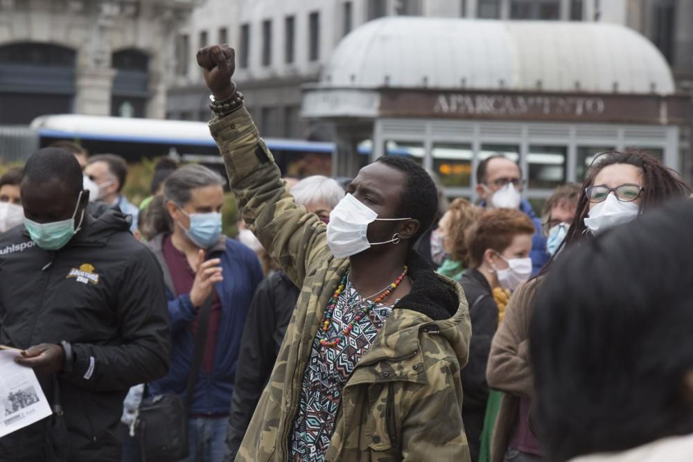 Concentración antirracista en Oviedo